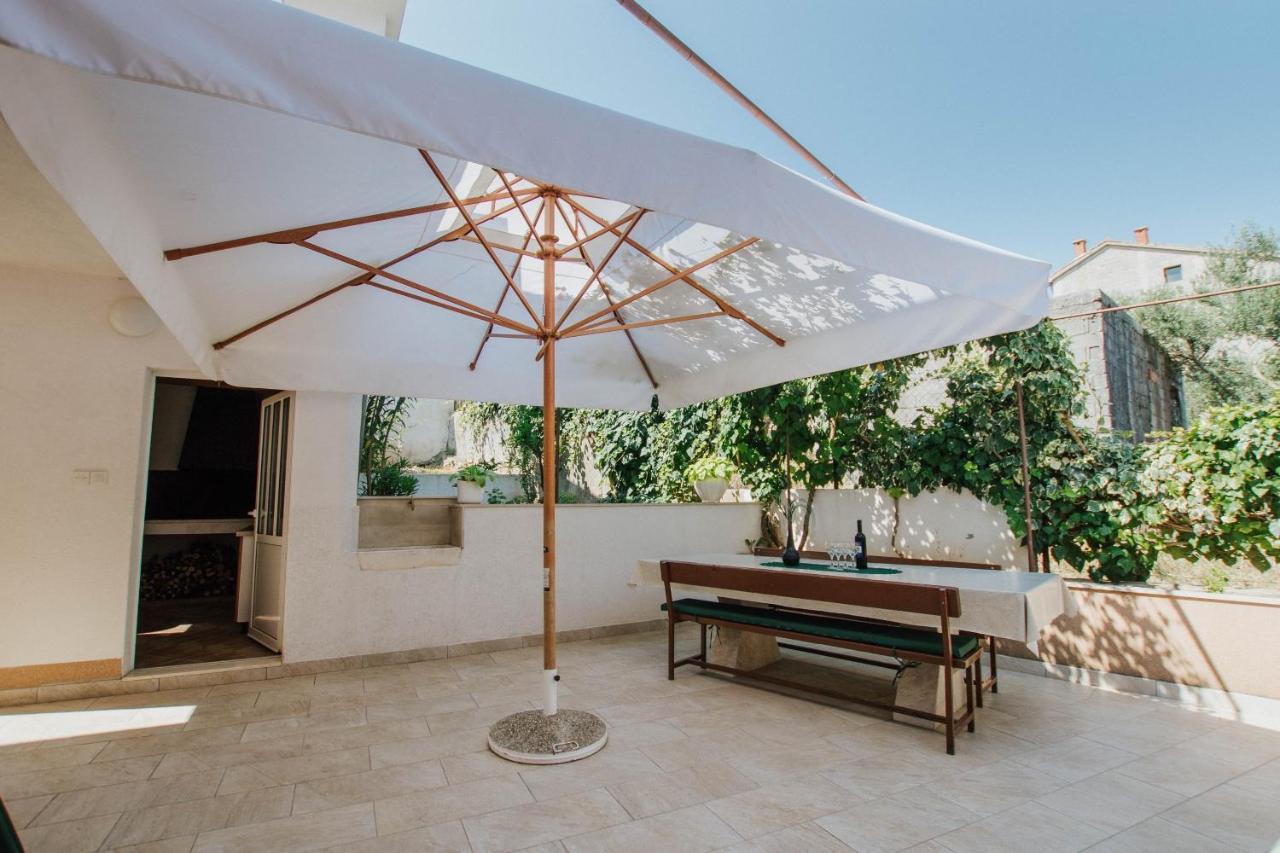 Apartments By The Sea Arbanija, Ciovo - 1085 Trogir Exterior photo