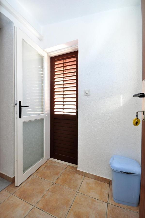 Apartments By The Sea Arbanija, Ciovo - 1085 Trogir Exterior photo