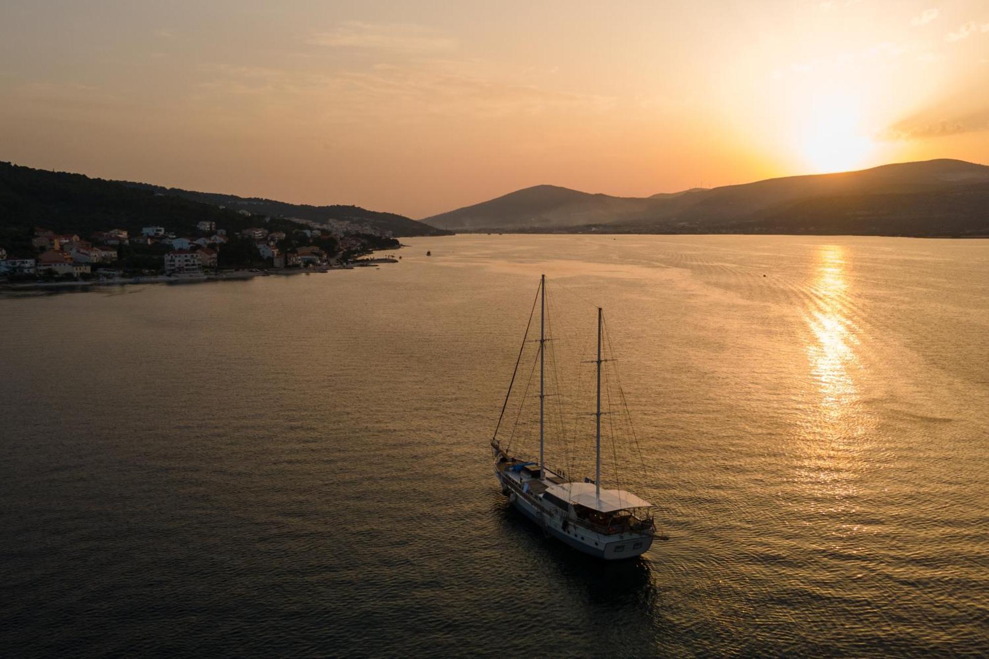 Apartments By The Sea Arbanija, Ciovo - 1085 Trogir Exterior photo